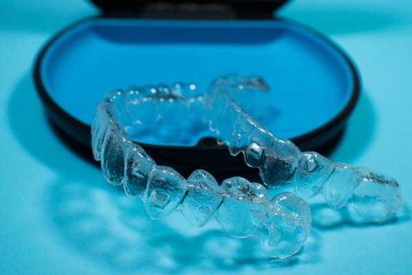Comparing The Invisalign Process With Traditional Braces